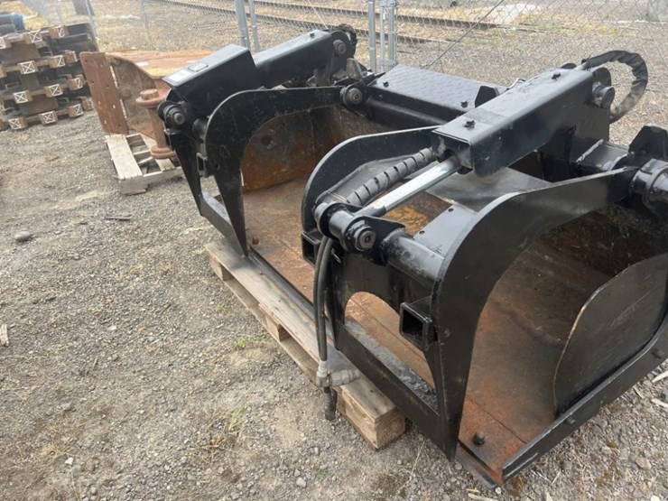 2020-titan-72"-grapple-bucket-image-1