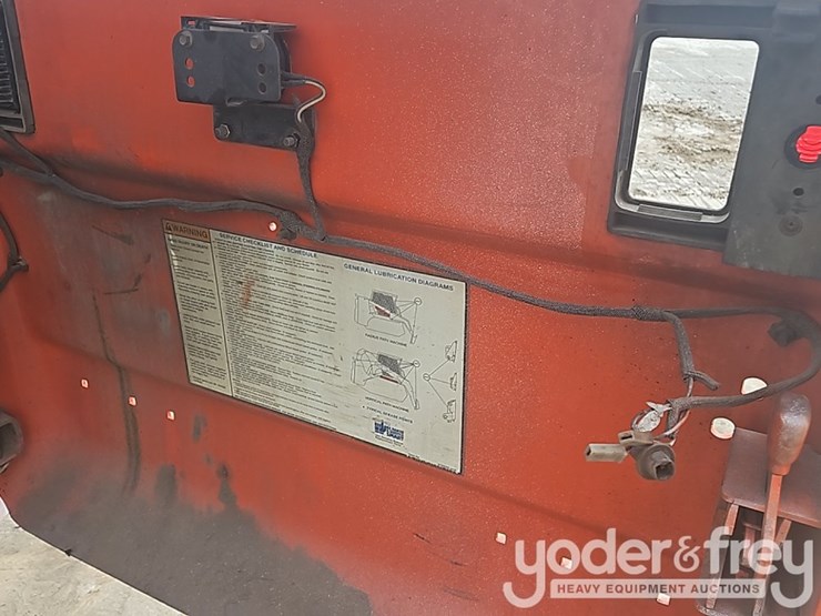 2011-bobcat-s185-image-21