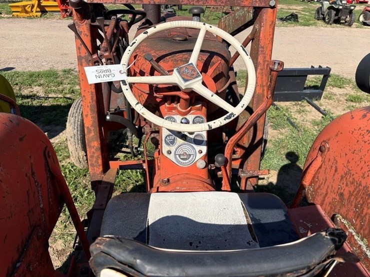allis-chalmers-d15-series-ii-tractor-image-7