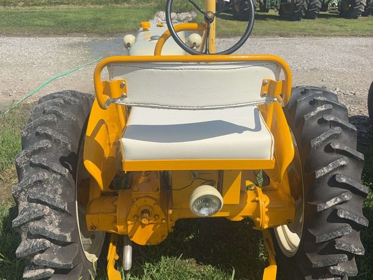 1965-international-cub-image-7