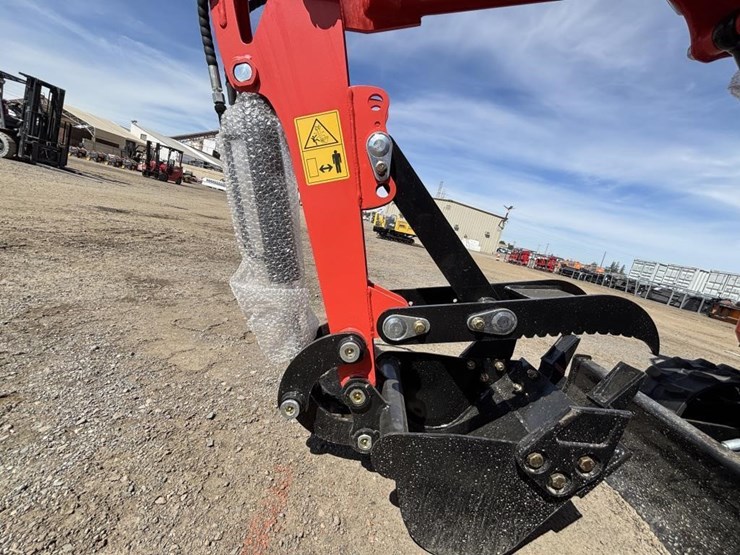me15-hydraulic-excavator-image-10