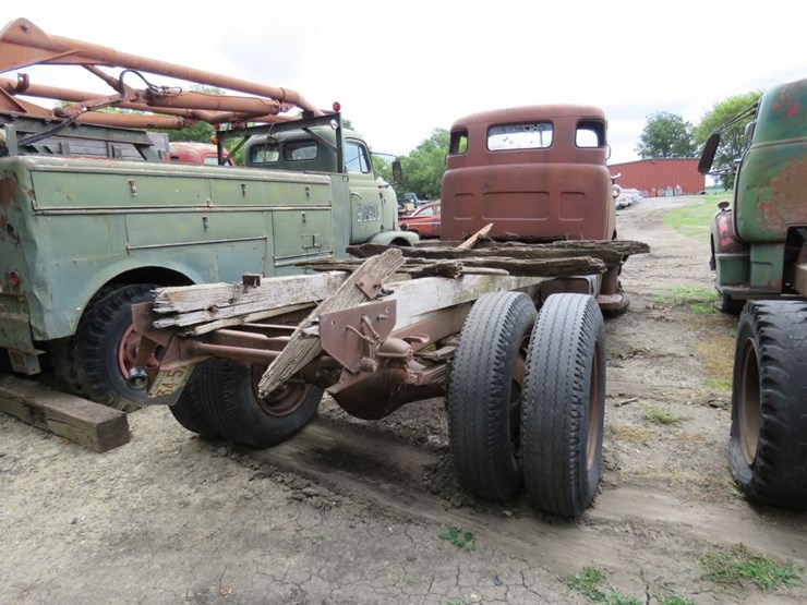 1951-dodge-5-window-coe-truck-image-4