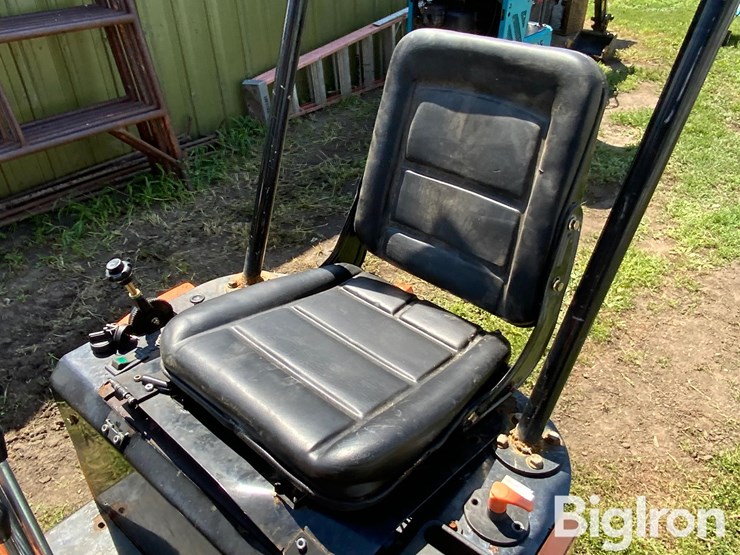 agt-industrial-mini-excavator-image-18