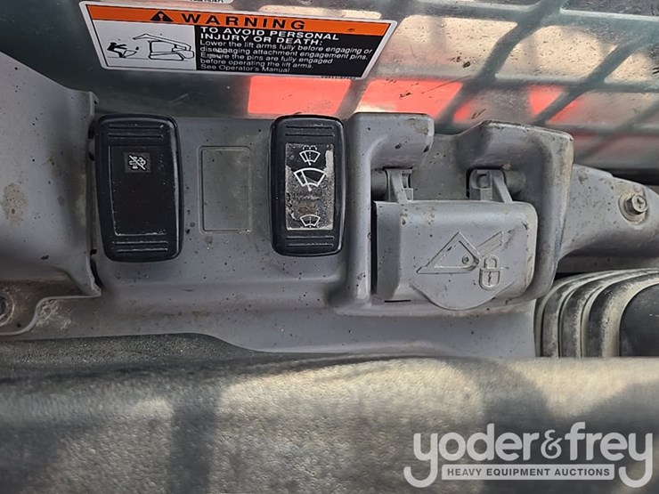 2023-kubota-svl97-2-image-46