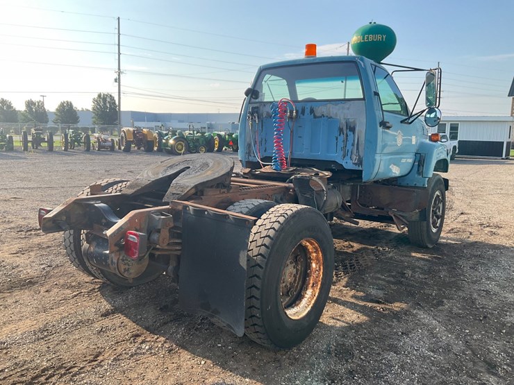 #1993-•-chevrolet-kodiak-single-axle-semi-tractor-image-5