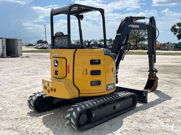 2023-deere-35g-image-3