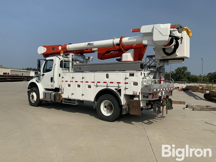2015-freightliner-m2-106-image-7