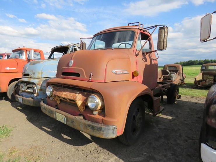 1954-ford-c600-image-3