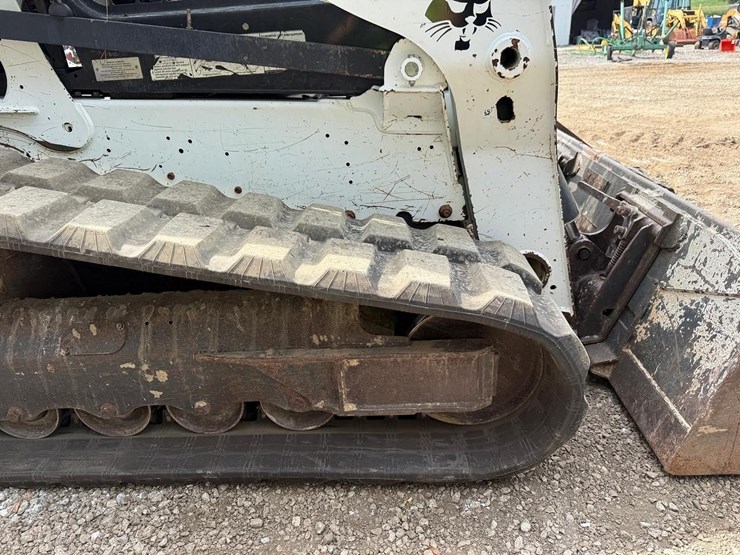 2020-bobcat-t740-image-26
