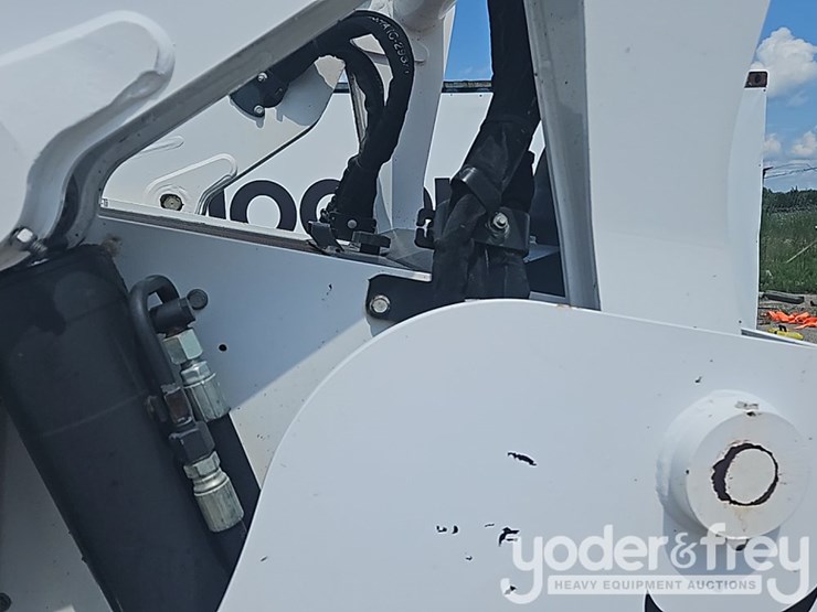 2020-bobcat-t870-image-31