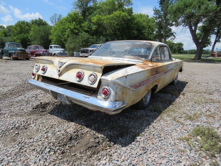 1961-chevrolet-impala-bubbletop-image-8