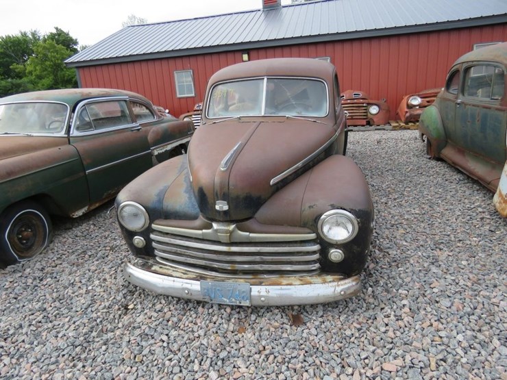 1946-ford-2dr-sedan-image-2