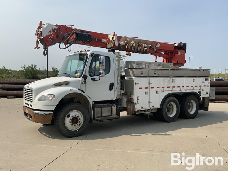 2014-freightliner-m2-106-image-1