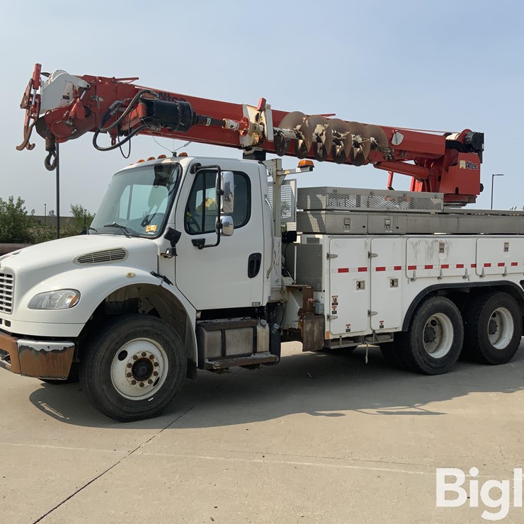 2014 FREIGHTLINER M2 106