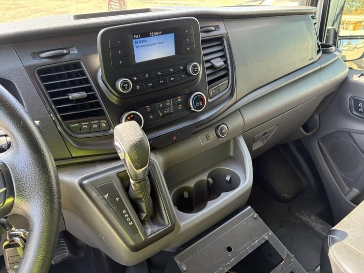2020-ford-transit-image-17