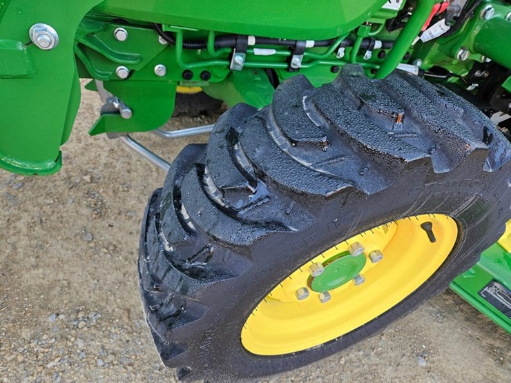 john-deere-3033r-image-13