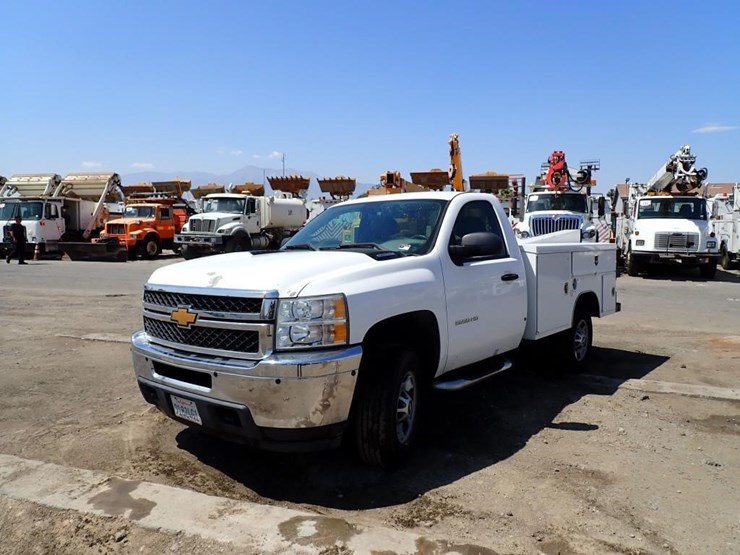 2012-chevrolet-silverado-2500-image-1