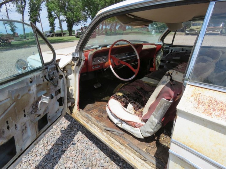 1961-chevrolet-impala-bubbletop-image-19