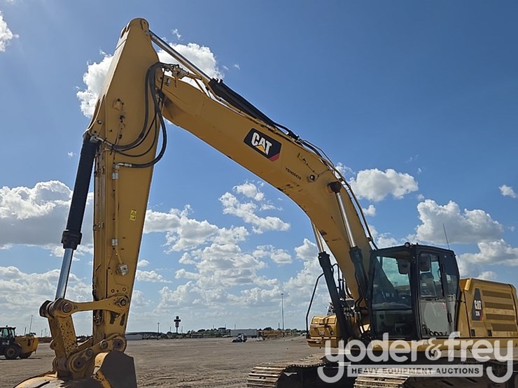 2019-caterpillar-336-image-24