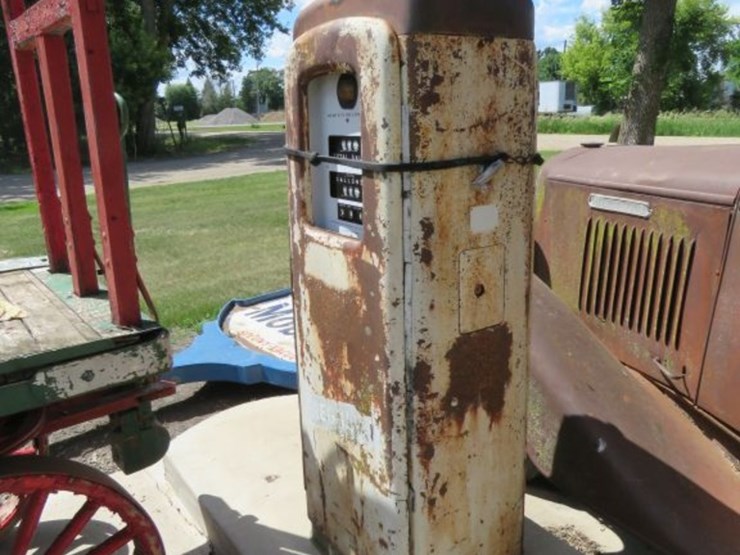 double-sided-computing-gas-pump-image-1