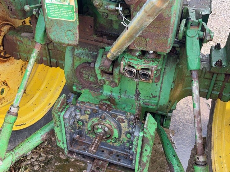 john-deere-4010-image-14