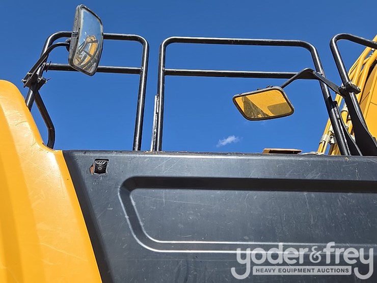 2019-caterpillar-336-image-66