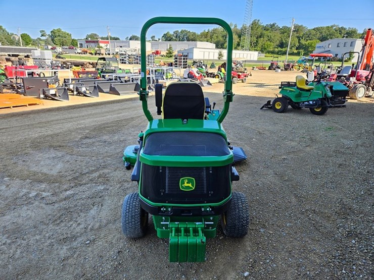 2023-john-deere-1570-image-4