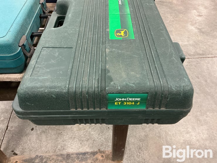 john-deere-12-image-11