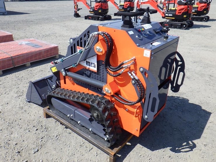 2026-tpm-t460-skid-steer-tracked-loader-image-2