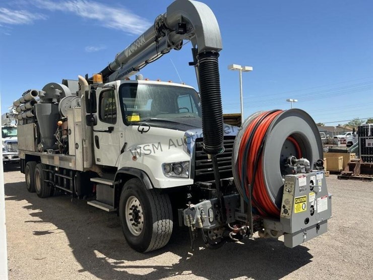 2019-freightliner-114sd-image-4