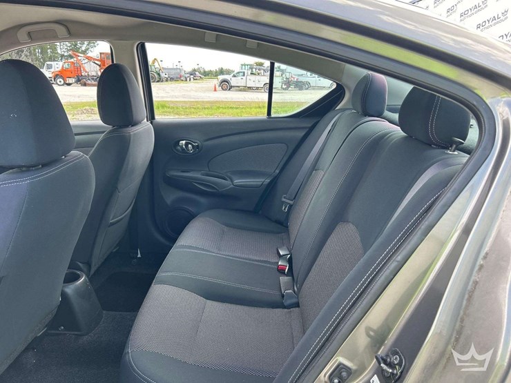 2016-nissan-versa-sedan-image-21