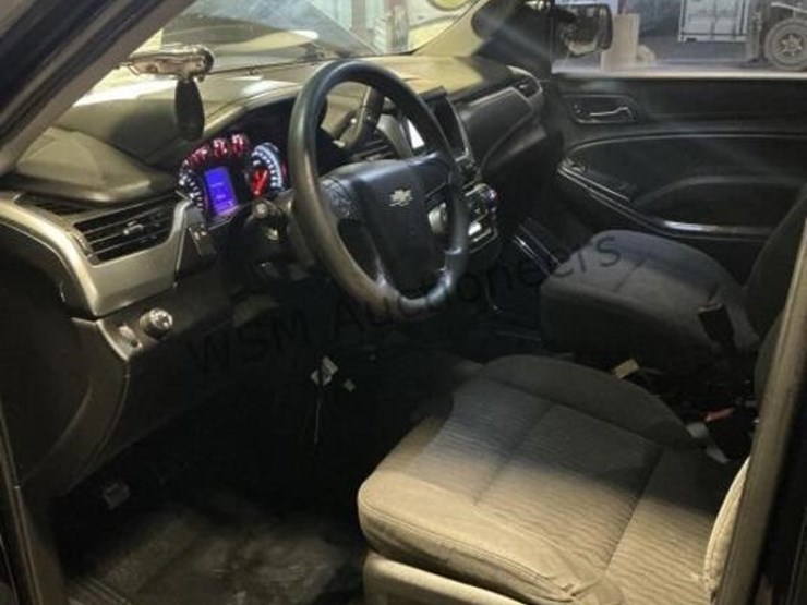 2015-chevrolet-tahoe-image-22