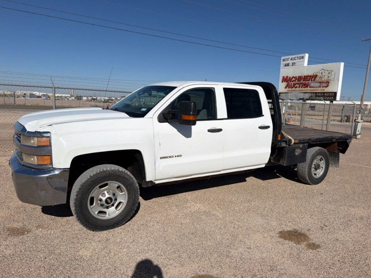 2018-chevrolet-silverado-2500hd-image-1