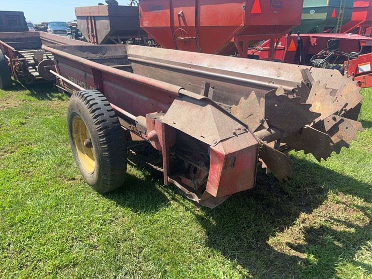 new-holland-328-image-7