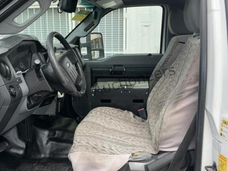 2015-ford-f550-image-26