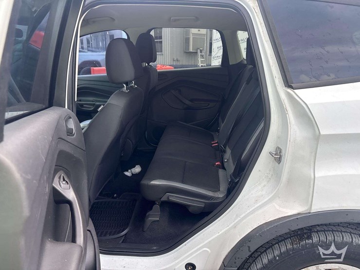 2015-ford-escape-image-17