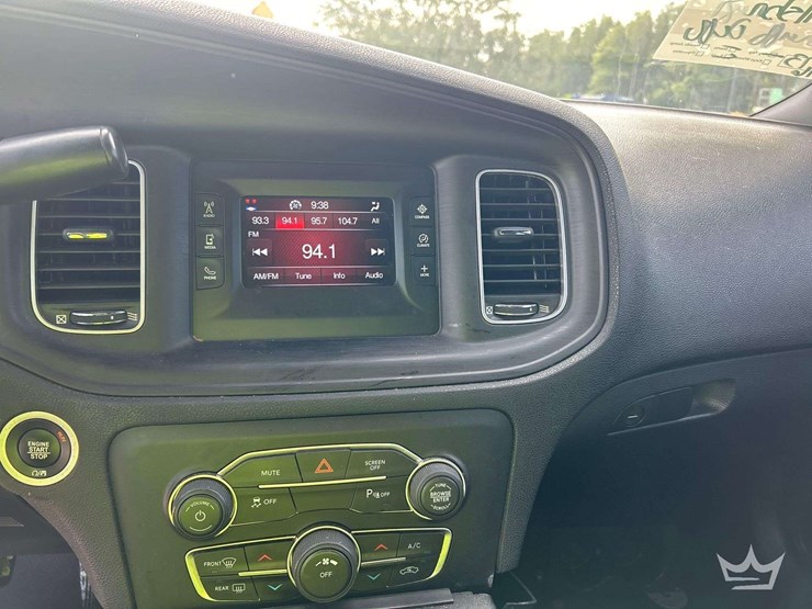 2017-dodge-charger-sedan-image-19