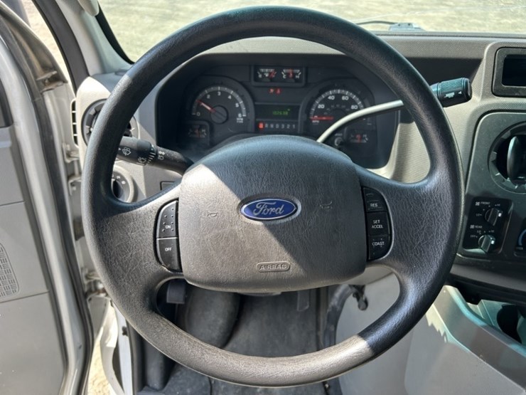 2012-ford-e450-sd-image-17