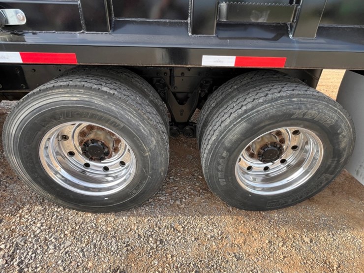 2020-kenworth-t800-image-9