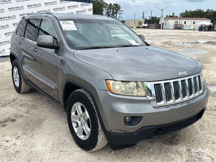 2012-jeep-grand-cherokee-image-3