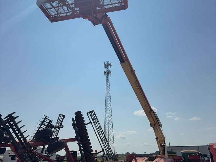 2000-jlg-600a-image-1