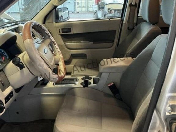 2009-ford-escape-hybrid-image-21