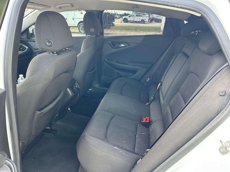 2018-chevrolet-malibu-sedan-image-20