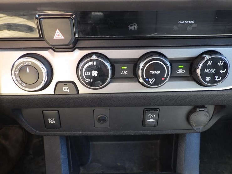 2018-toyota-tacoma-image-27