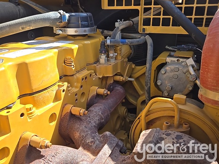 2019-caterpillar-336-image-62