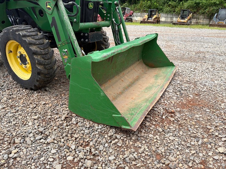 john-deere-3032e-image-11