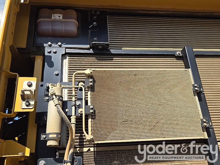 2019-caterpillar-336-image-36