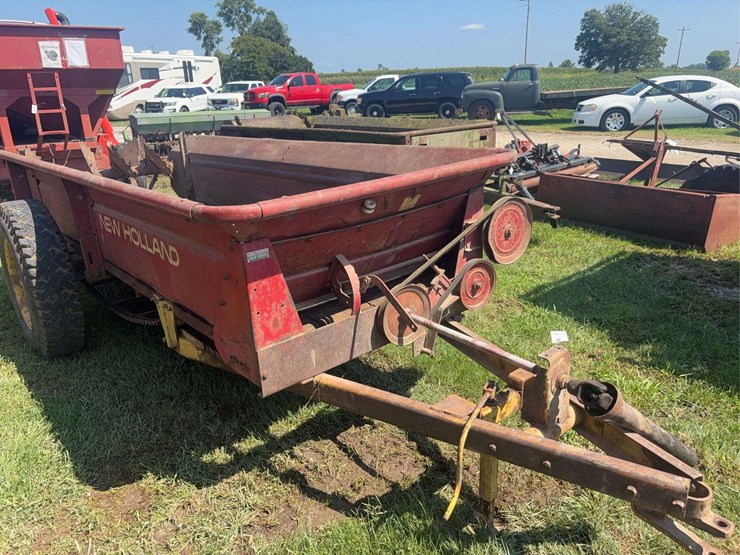 new-holland-328-image-2