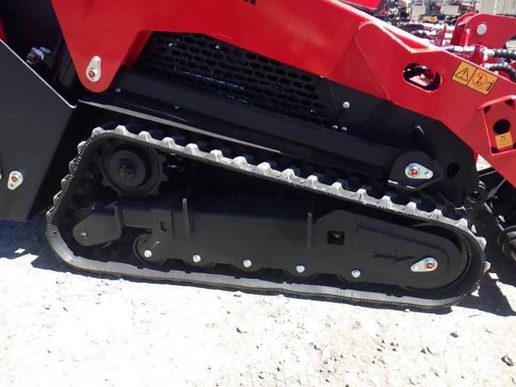 2026-future-1050k-skid-steer-tracked-loader-image-6