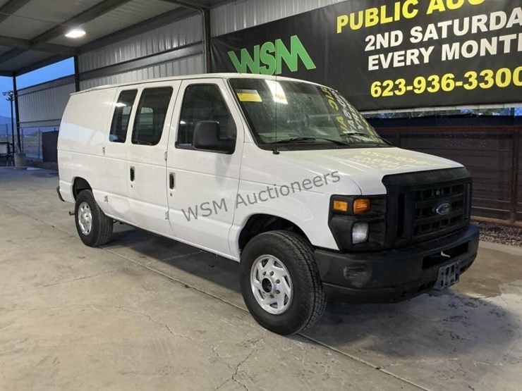 2009-ford-cargo-image-2